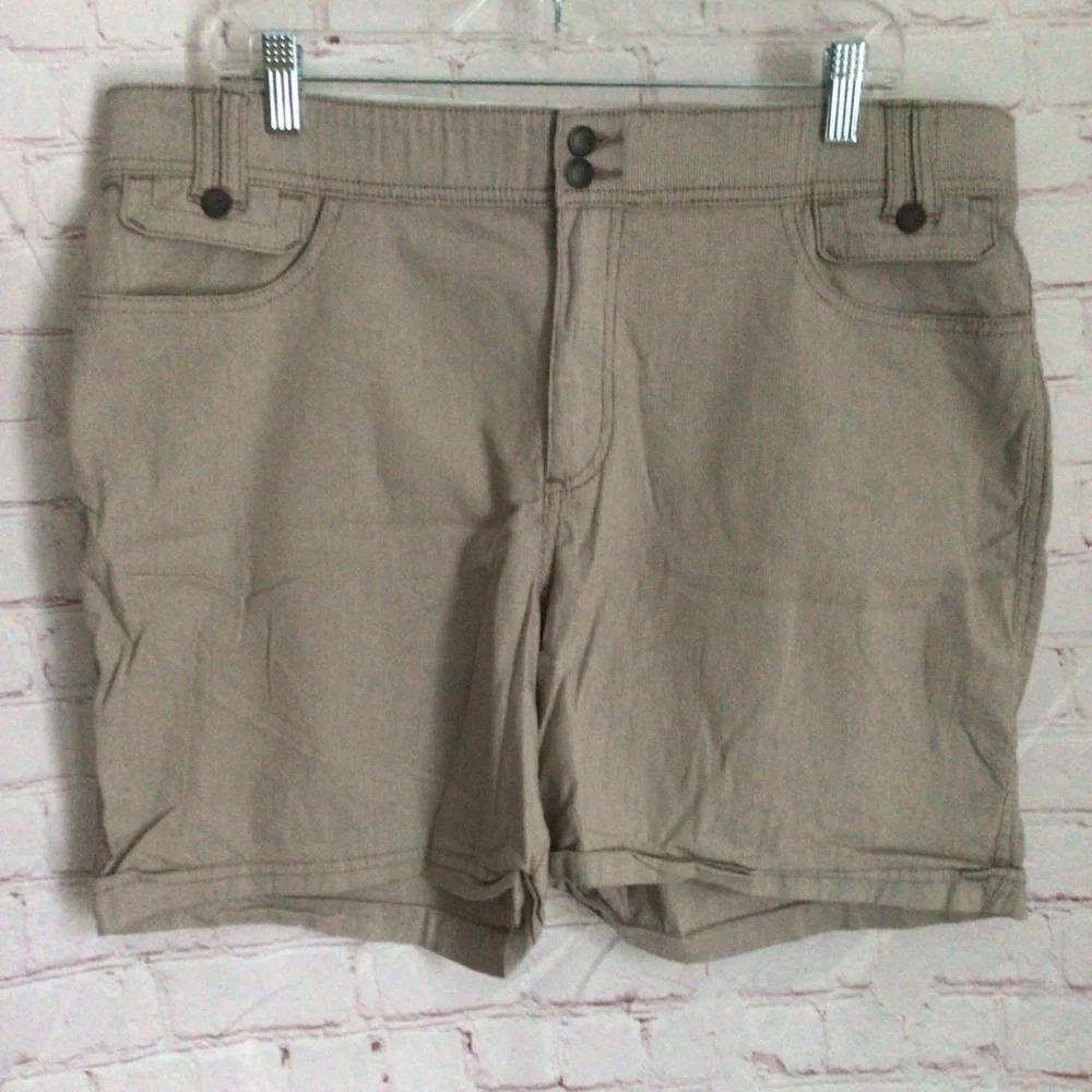 Lee Comfort Waistband Khaki Shorts - Size 16